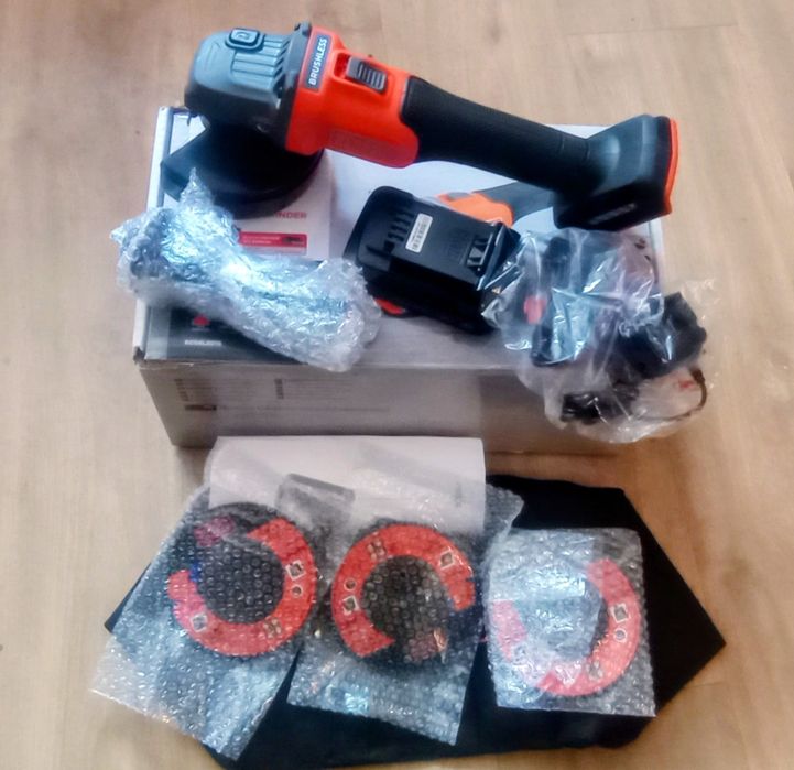 Nowa Szlifierka kątowa 18V 2Ah 3x tarcza torba BLACK DECKER Gwarancja