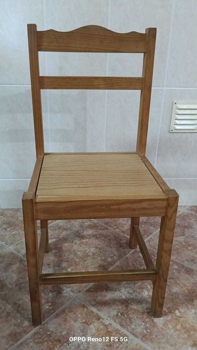 Cadeiras em pinho maciço