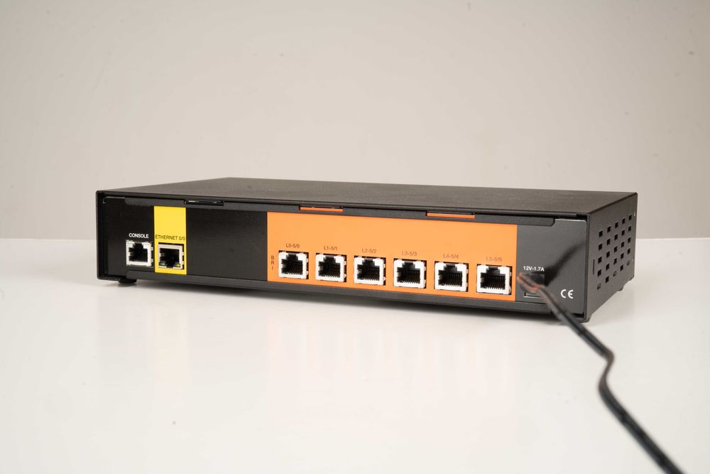 OneAccess PBX Plug 6BL, com carregador