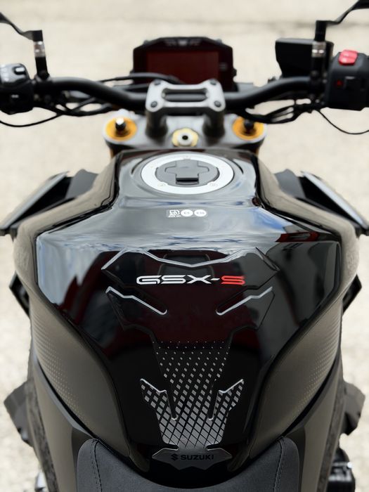 Suzuki GSX-S1000 SC project