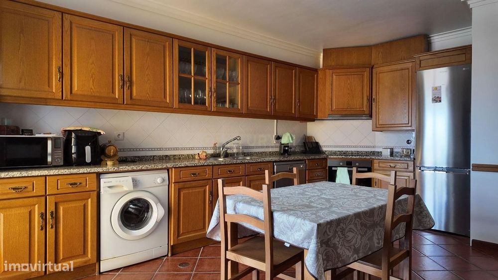 Apartamento T4, em excelente estado, com 145m2, na Quinta Pires Marque