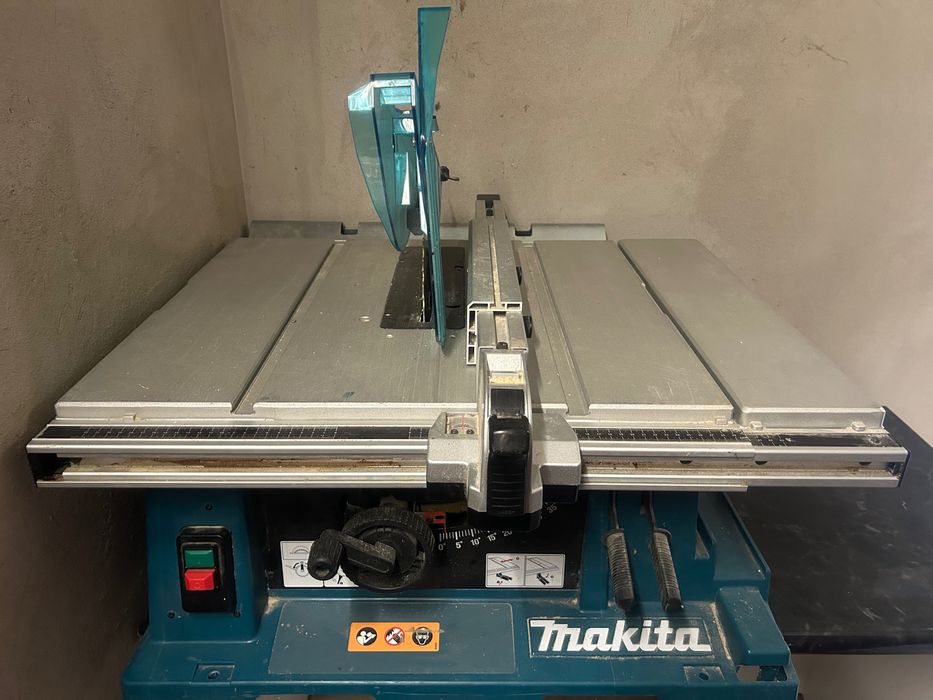 Piła Makita 2704