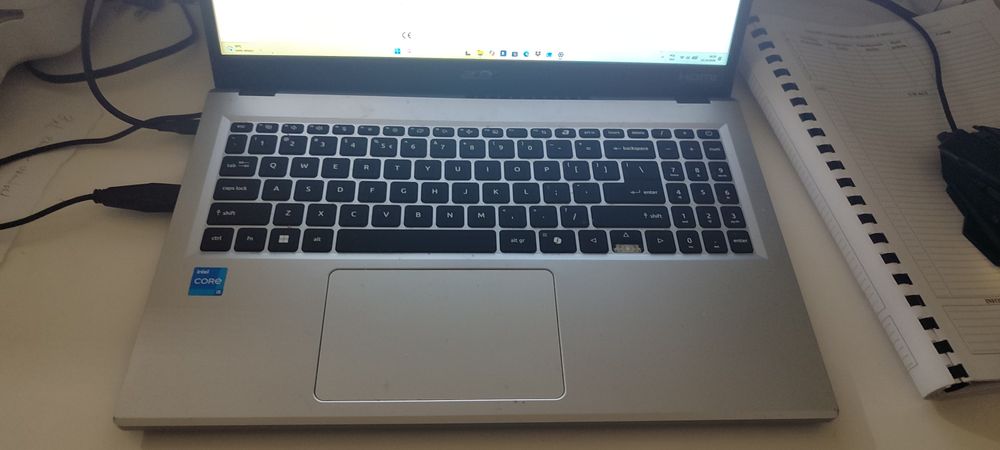 Laptop Acer Extensa 215-57