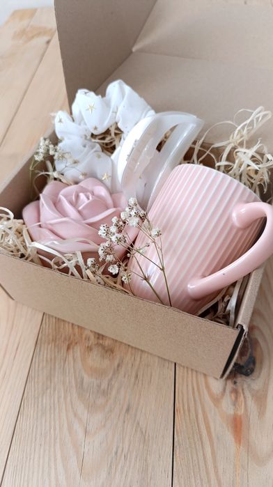 Подарунковий бокс, набір, подарунок дівчині, свічка, чашка