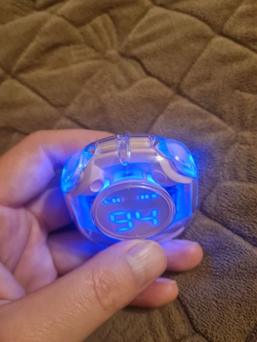 Наушніки по блютузу нові.