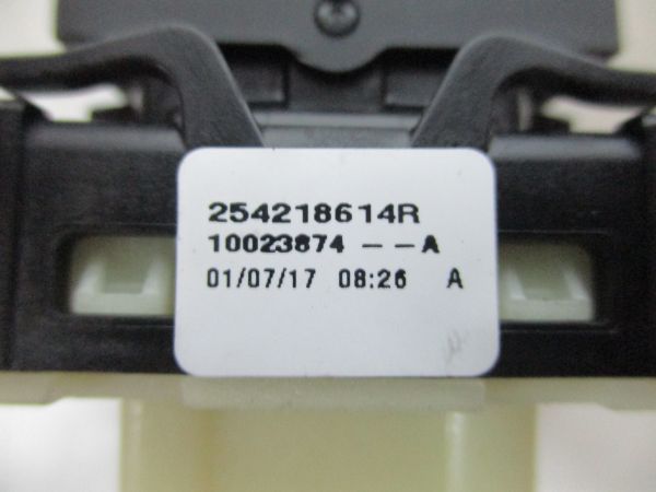 Comando / botão / interruptor vidros frente direito RENAULT Clio IV (B