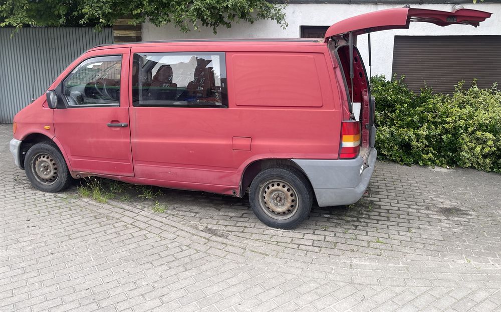 Samochód auto Mercedes Vito 2,3 D