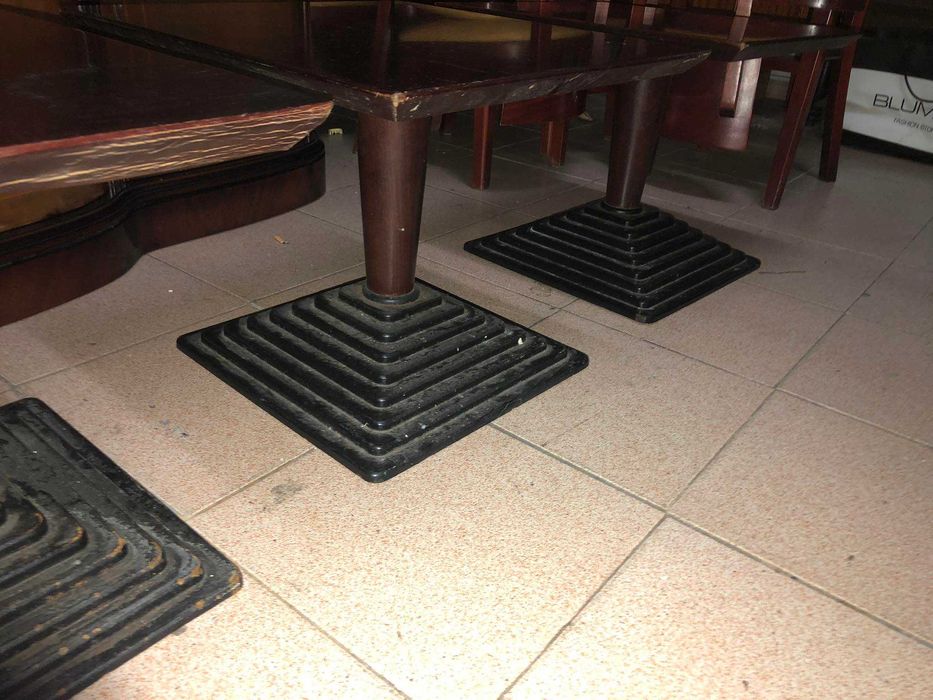 6 mesas pequenas em ferro fundido usadas preço para as 6