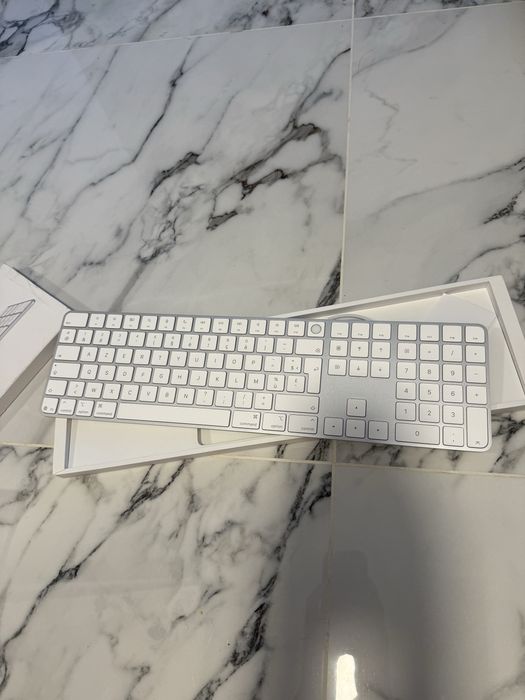 Клавіатура Magic Keyboard with Touch ID