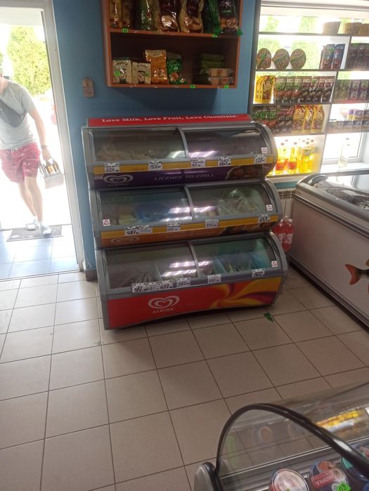 Холодильні вітрини