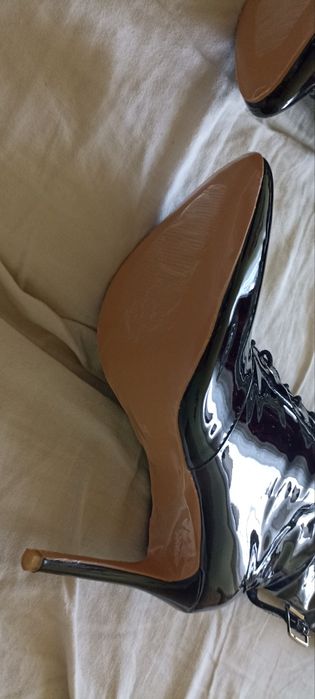 Czarne lateksowe seksowne kozaki za kolano sznurowane z suwakiem 41 42