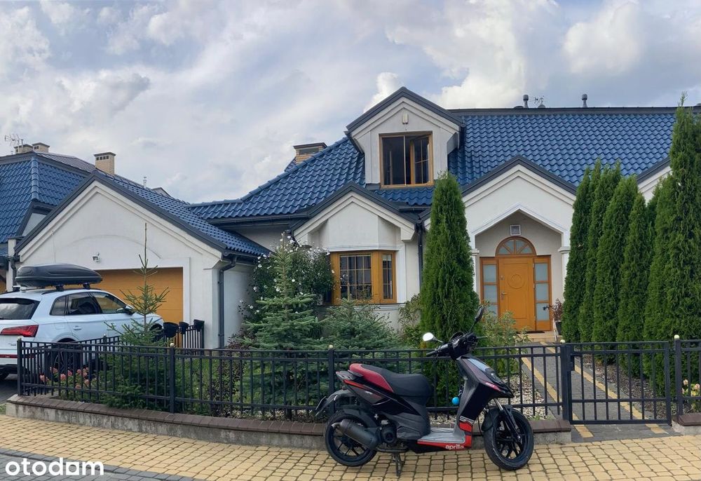 Na sprzedaż bliźniak o powierzchni 244 m², 5 pokoi, działka 600m²