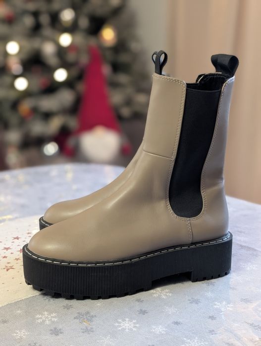 Жіночі чоботи Челсі