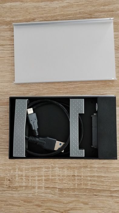 Зовнішній карман Orico для HDD DD25-C3-GY б/в в гарному робочому стані