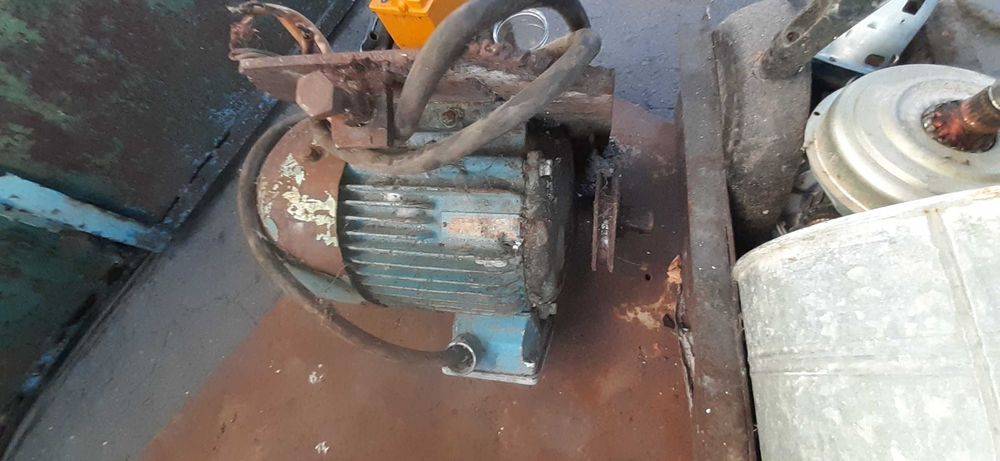 Продам електро моторы под  380