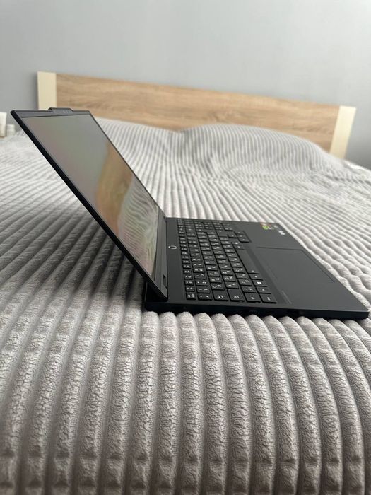 Ноутбук Lenovo Legion 5 (15AKP10) / OLED 2.5K 165Hz / Ryzen AI 7 350 / RTX 5060 8GB GDDR7 / 16GB / 512GB SSD / Стан нового