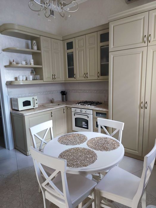 Чудова квартира в історичному центрі, Корятовича