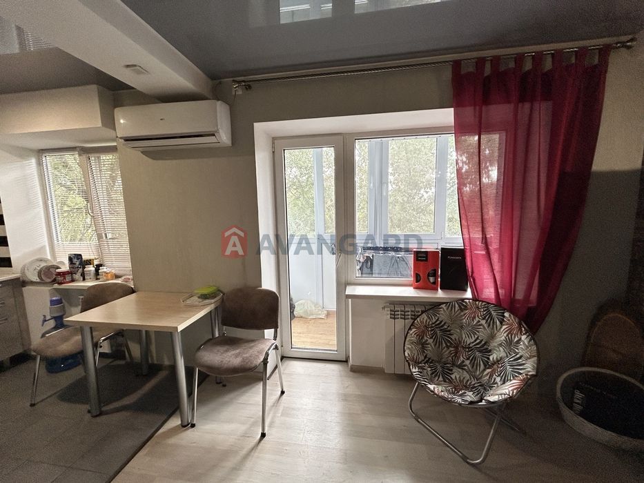 Двокімнатна студія, б-р Центральний