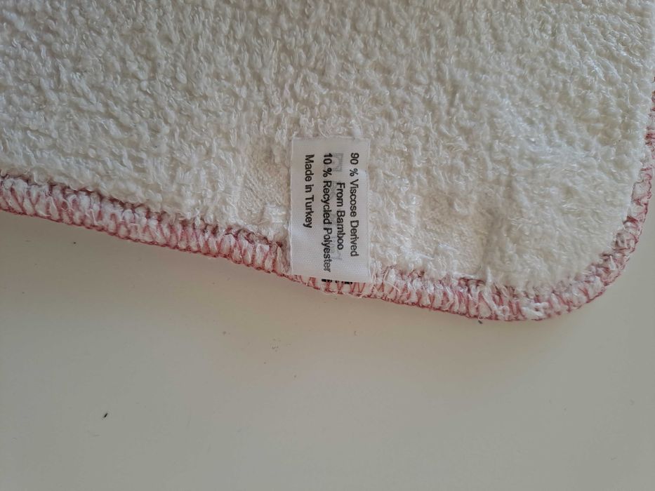 Fraldas reutilizáveis da Seedling Baby e da Bear Bott