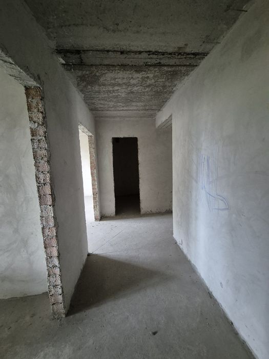 Двокімнатна квартира в зданому будинку!