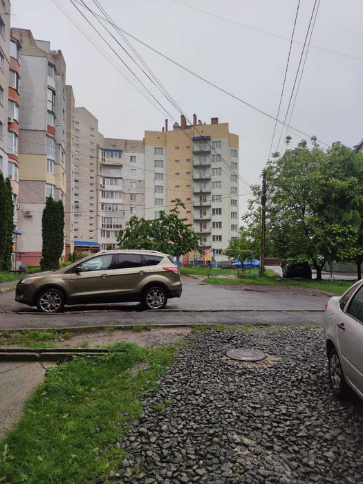 Продаж комерційного призначення в житловому будинку