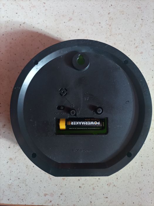 Markowy kwarcowy mini zegar ścienny Boa Jun. Bateria Gratis.