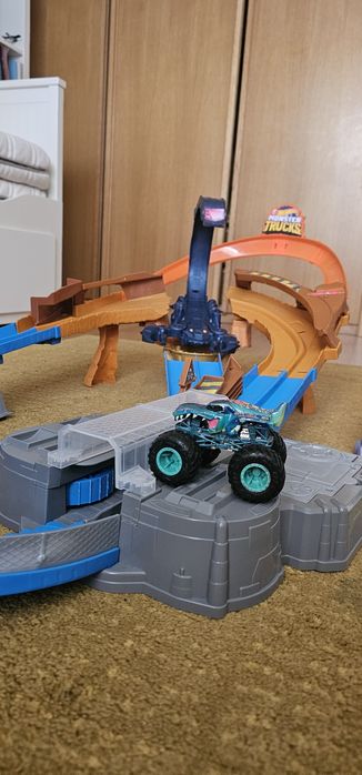 Pista Scorpion Monster Trucks - Hotwheels