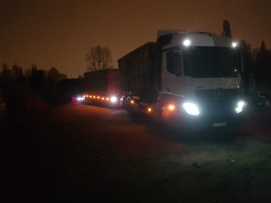Transport złomu hakowiec z przyczepą HDS przewóz kontenerów Utylizacja