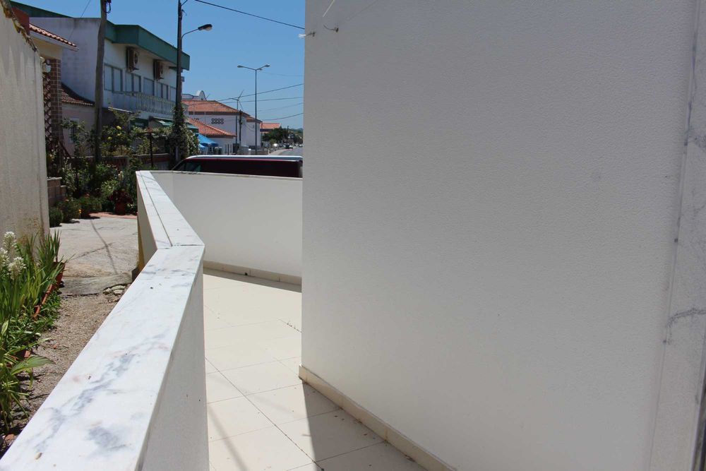 Moradia Térrea Independente em Ventosa - Oportunidade de Investimento