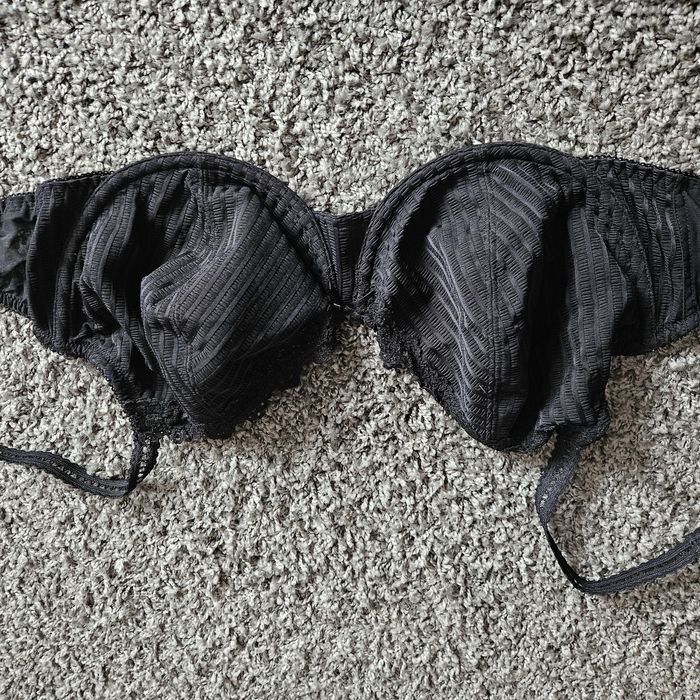 Stanik czarny na większe piersi 34dd