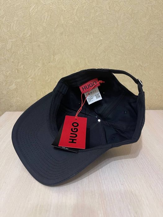 Чоловіча чорна кепка HUGO бейсболка