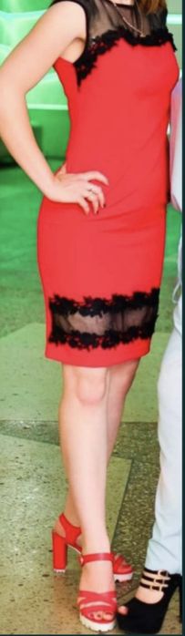 Жіноче червоне плаття