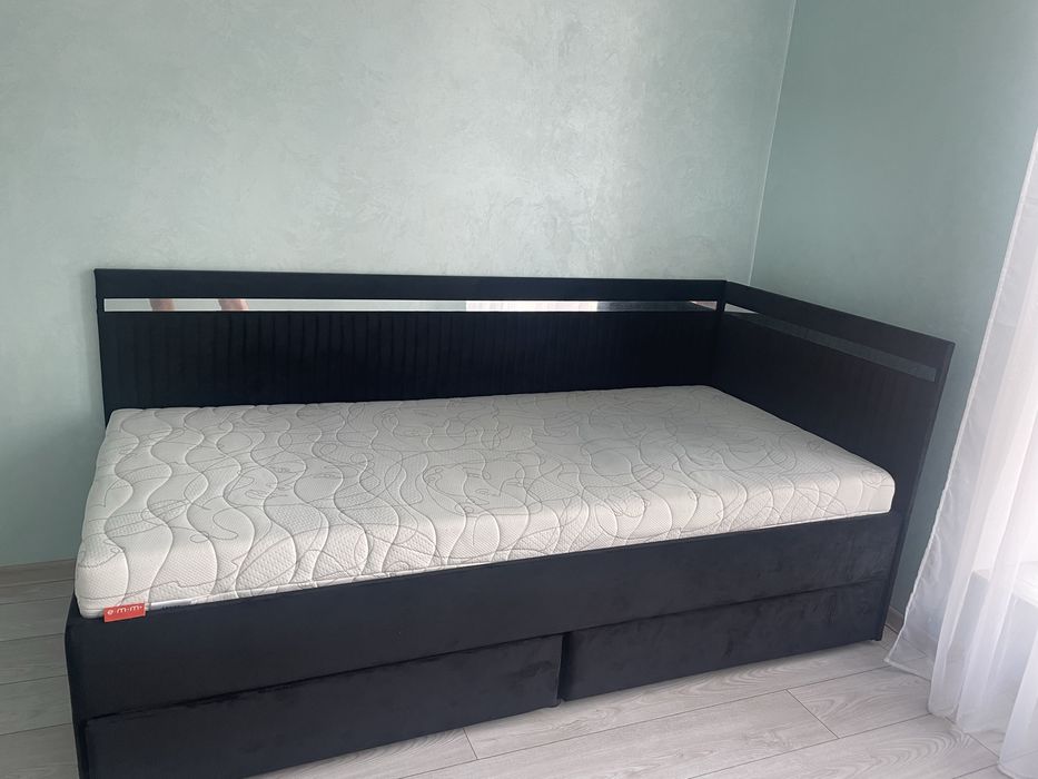 Продам кровать с матрасом