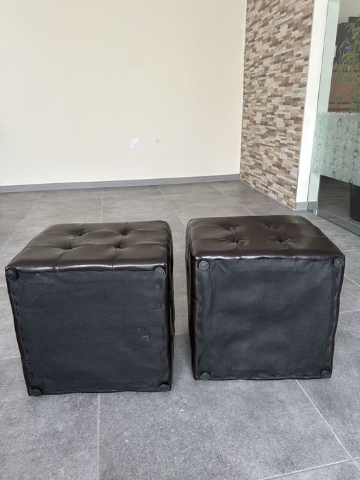 Vende-se conjunto de 2 puffs