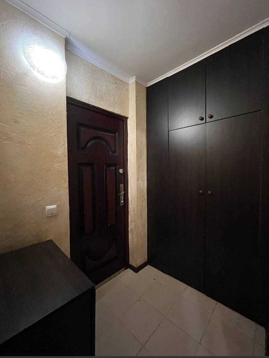 Продається бюджетна квартира в гарному районі біля парку та озера!!!