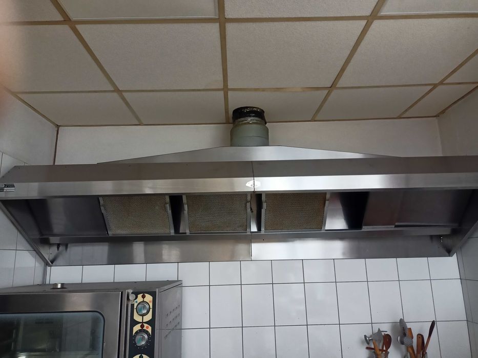 Pochlaniacz ze stali nierdzewnej, okap 260 cm dlugosci