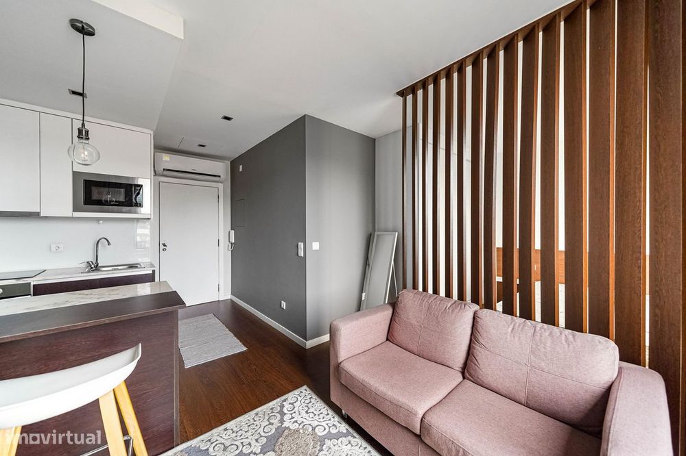 Apartamento T0 em frente a estação de Metro!