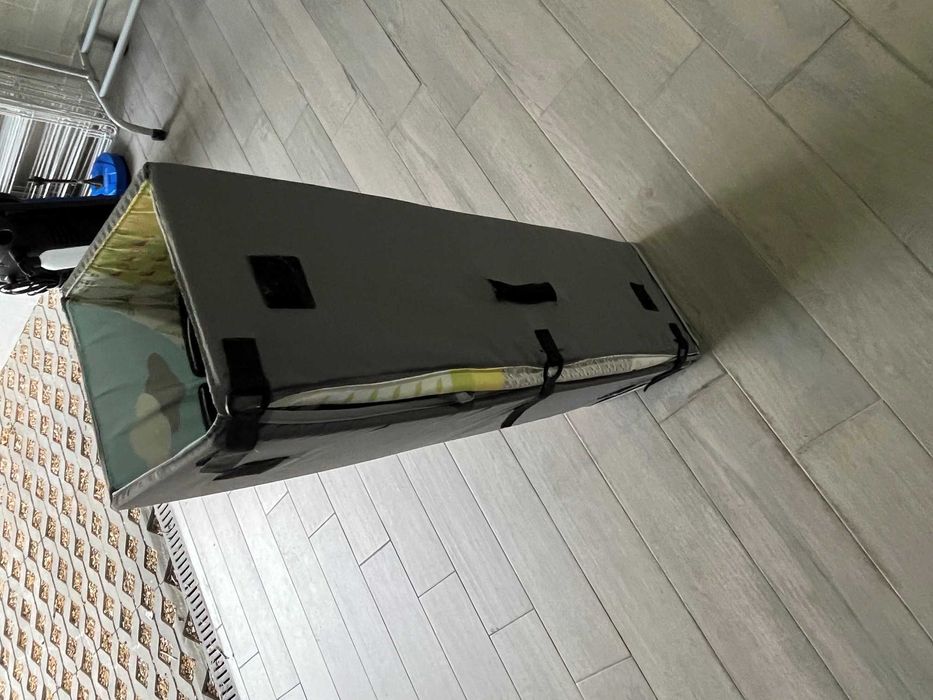 Parque de bebé Chicco (dobrável) em bom estado.