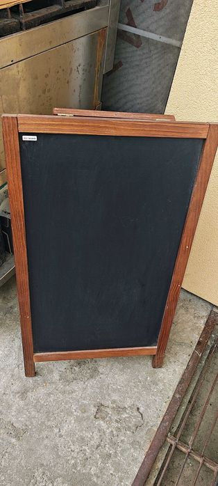 Tablica ,potykacz , reklama na kredę i markery kredowe