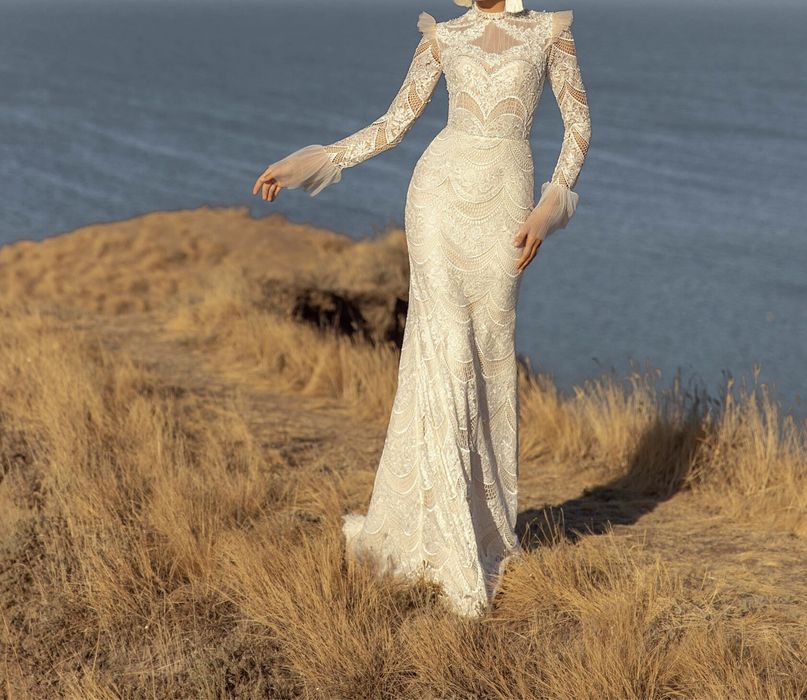 Весільна сукня.