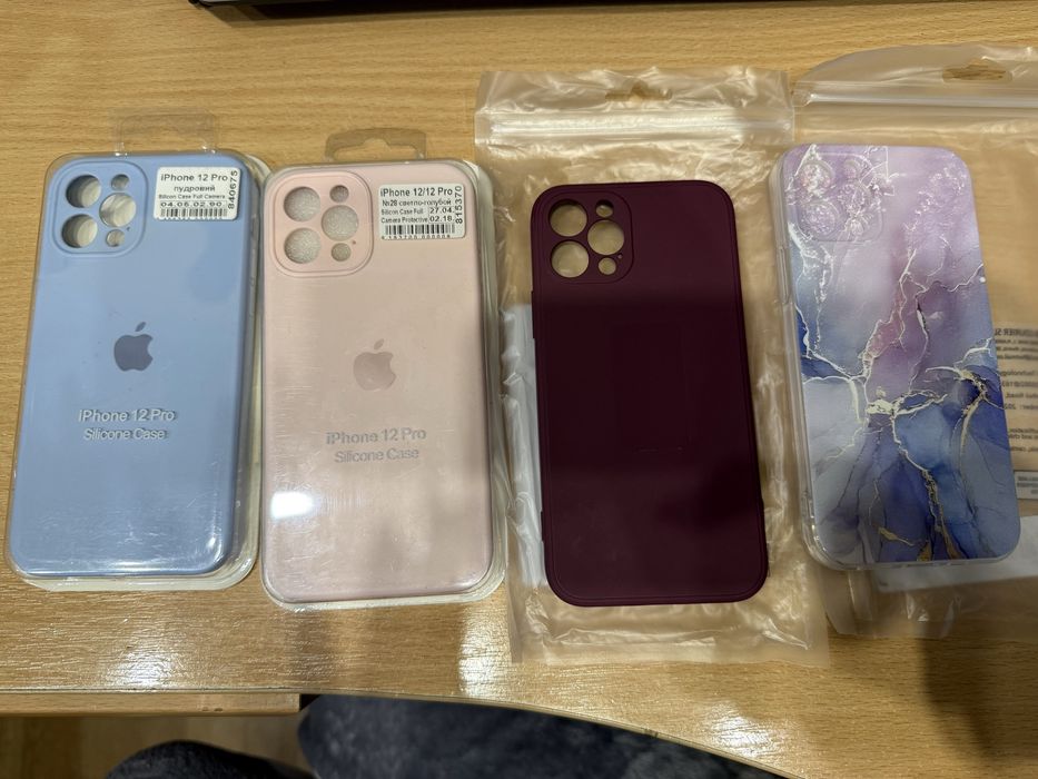 Защитные чехлы на Iphone 12 Pro