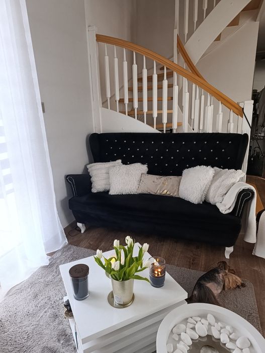 Nowoczesna sofa z krysztalami