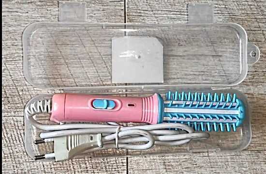 Отличная в футляре плойка-щетка для укладки волос