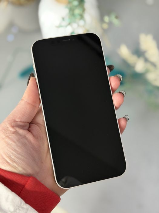 Apple iPhone 12 128Gb White. Neverlock. Б/в