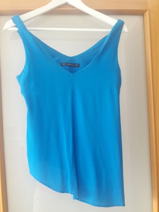 Top com decote em V da Zara