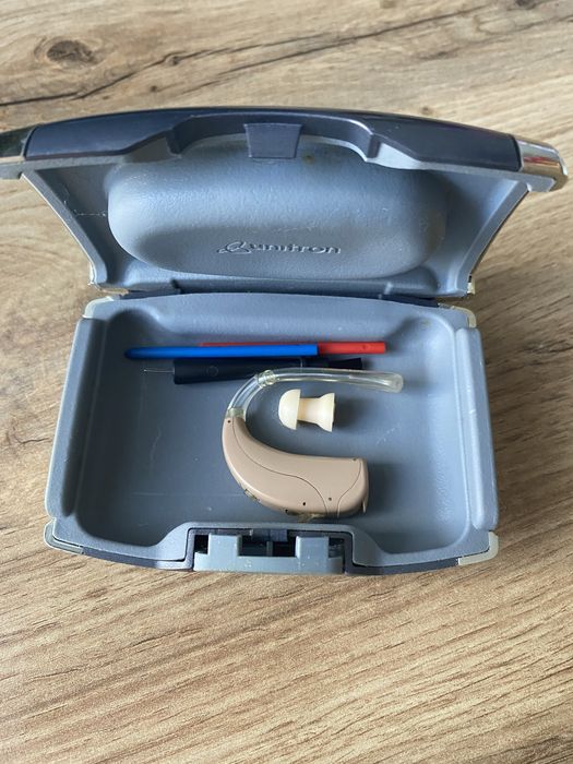 Слуховий апарат Unitron Shine  та Audio Service Duo 8 G4
