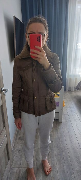 Віддам безкоштовно курточку розмір с-м