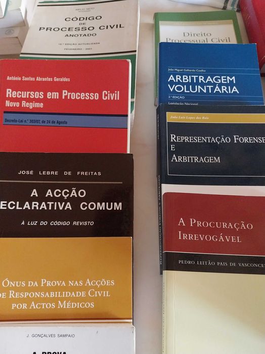 Livros jurídicos, como NOVOS, a MUITO BOM PREÇO. Desde