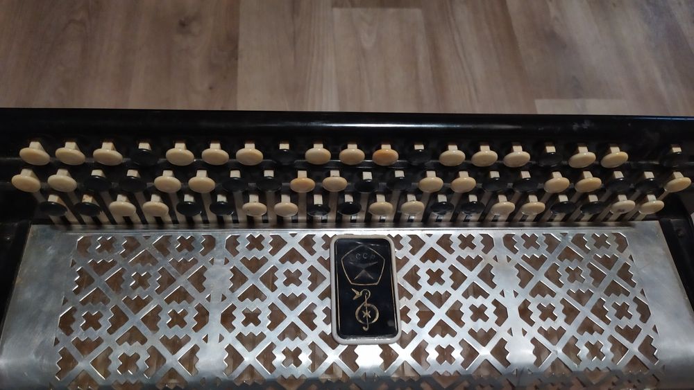 Баян Мічта випуску тих часів