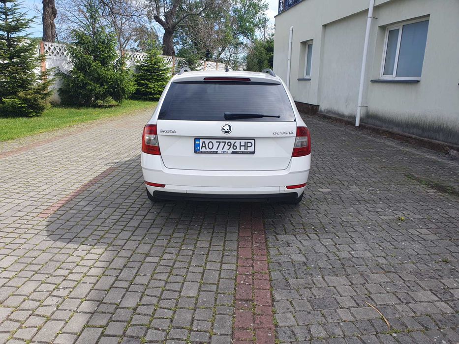 Skoda 2017 1.6 дизель, автомат